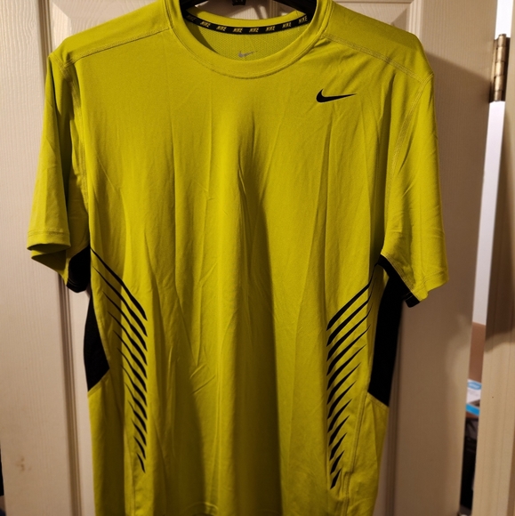 Nike Mens DRI FIT Neon Yellow Short sleeve t-shirt - Picture 1 of 3